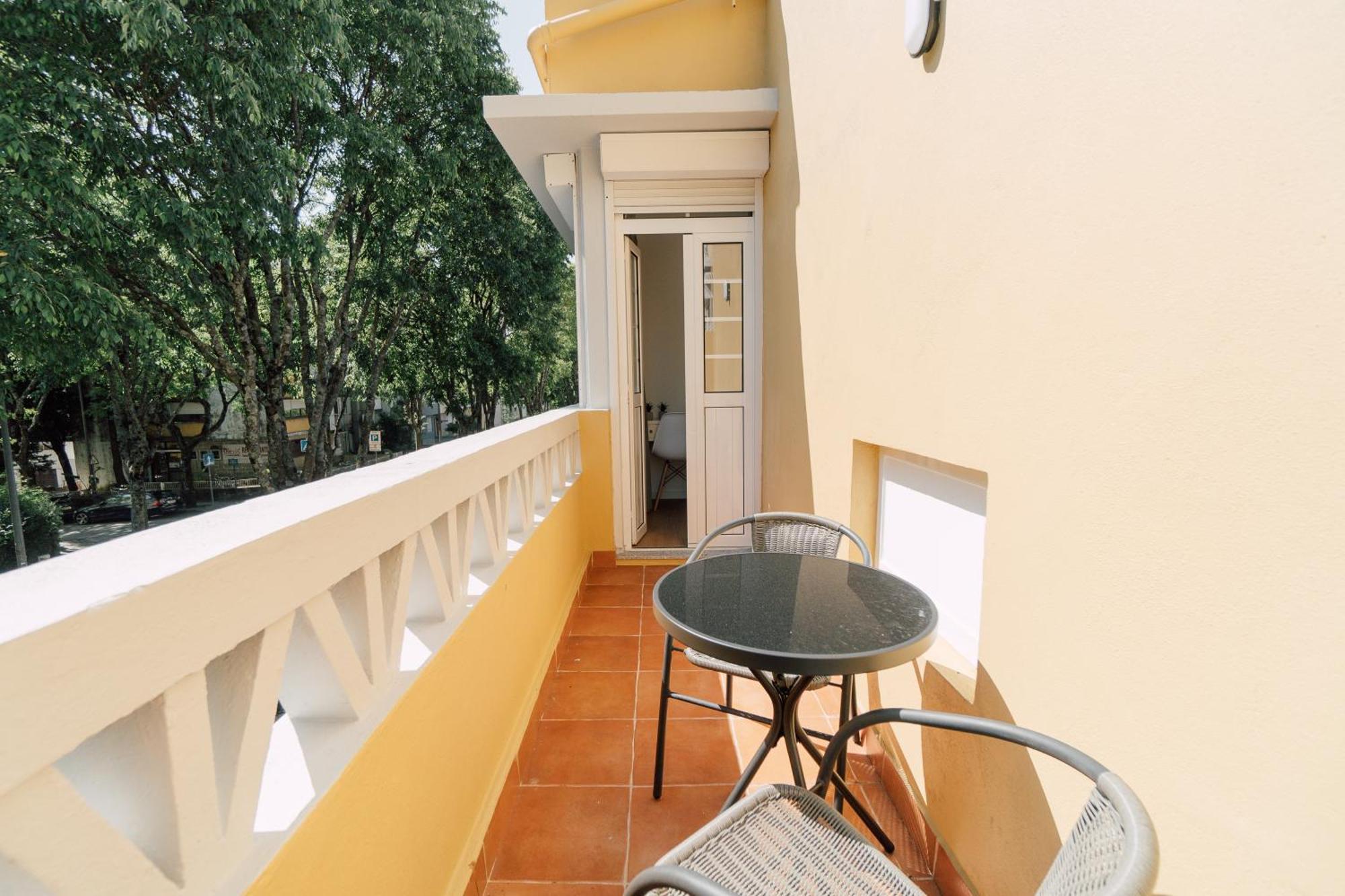 Yellow Oporto